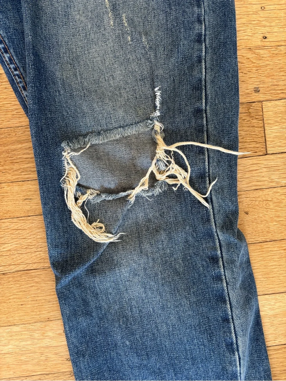 Men's Distressed Blue Denim Jeans